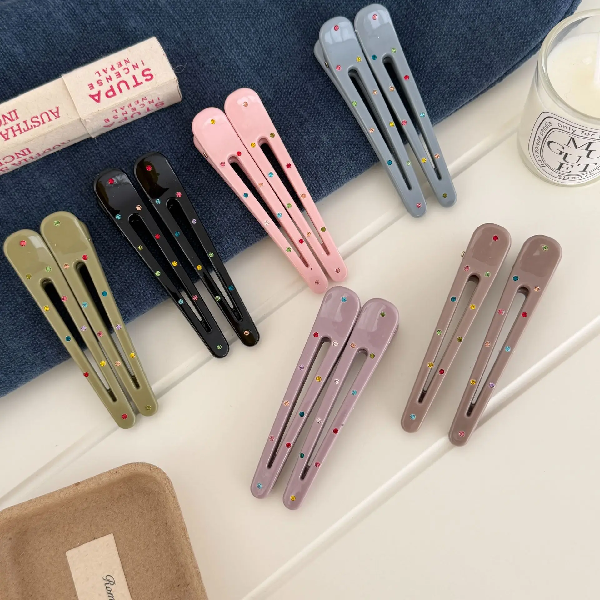 Colorful Rhinestone Hair Clip Korean Simple Side Barrette for Bangs Sweet Girly Daily Non Slip Lightweight Resin Silver
Colorful Rhinestone Hair Clip Korean Simple Side Barrette for Bangs Sweet Girly Daily Non Slip Lightweight Resin Silver