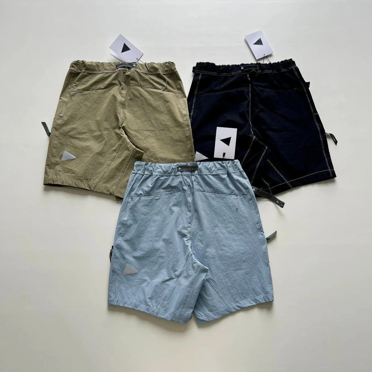 Summer New Japanese Mountain Unisex Shorts Waterproof Reflective Multi Pocket Casual Outdoor Hiking Shorts Versatile Bottoms
Summer New Japanese Mountain Unisex Shorts Waterproof Reflective Multi Pocket Casual Outdoor Hiking Shorts Versatile Bottoms