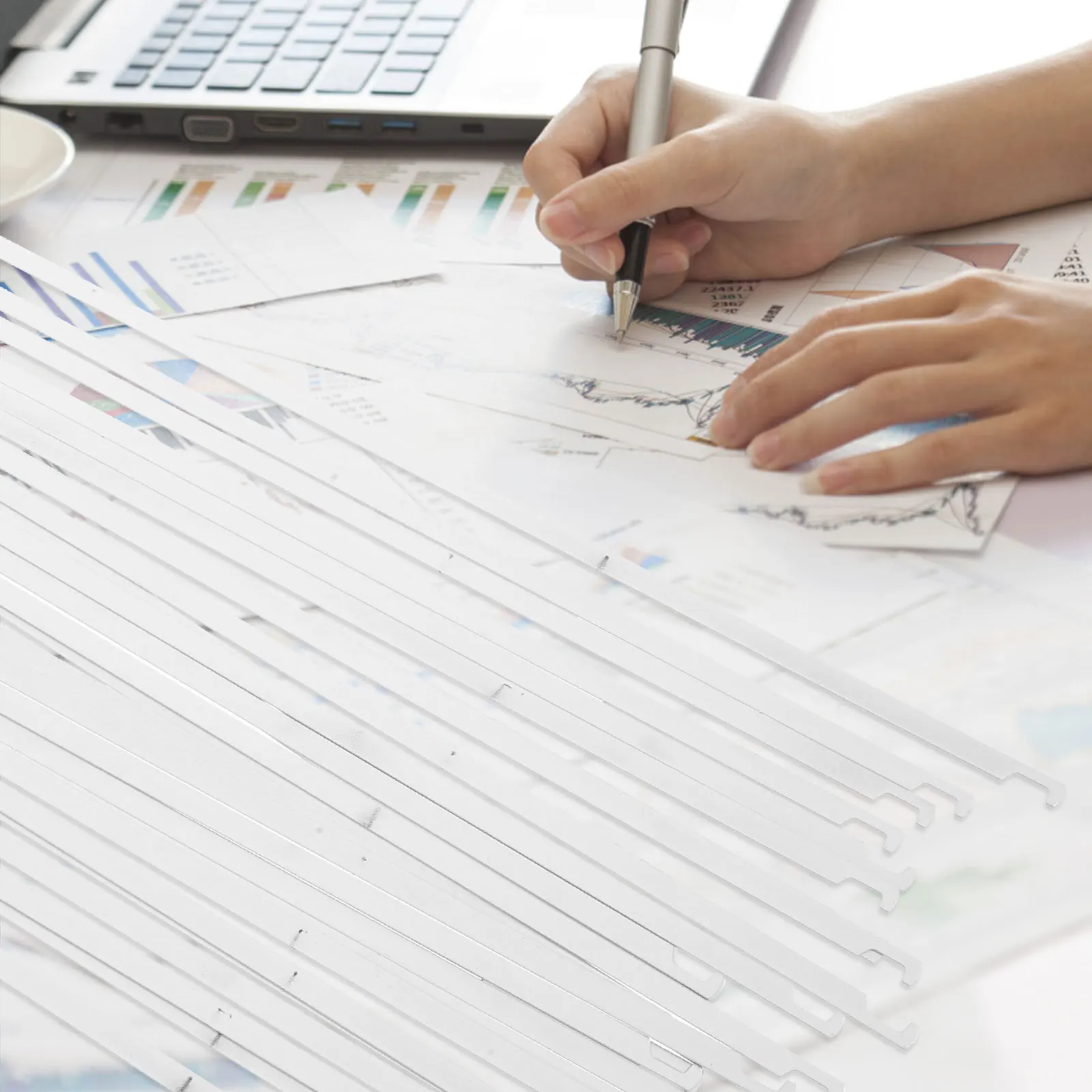 20 шт. подвесные полоски с крючком, стержни для файлов, переплеты, зажимы-разделители, железный ящик, вешалка для папок
20 шт. подвесные полоски с крючком, стержни для файлов, переплеты, зажимы-разделители, железный ящик, вешалка для папок