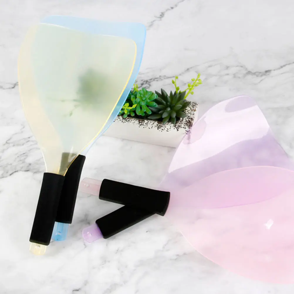 Набор из 5 пластиковых защитных масок-накладок для парикмахерских инструментов, противоскользящие, для салонов и барбершопов
Набор из 5 пластиковых защитных масок-накладок для парикмахерских инструментов, противоскользящие, для салонов и барбершопов