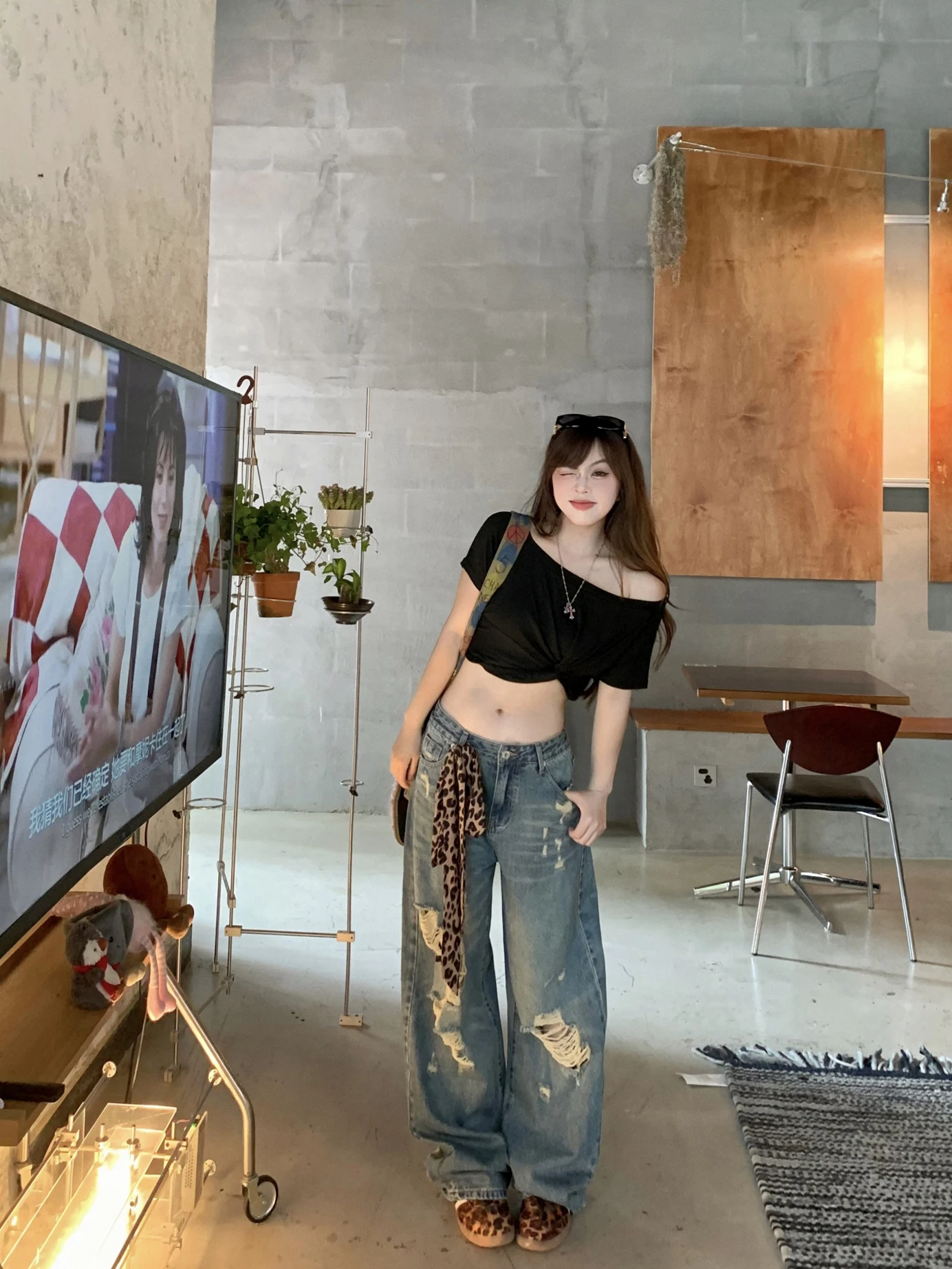 Loose Fit American Retro Blue Hole Straight Leg Jeans Women's Wide Leg Long Pants Casual High Street Sle Spring Summer
Loose Fit American Retro Blue Hole Straight Leg Jeans Women's Wide Leg Long Pants Casual High Street Sle Spring Summer