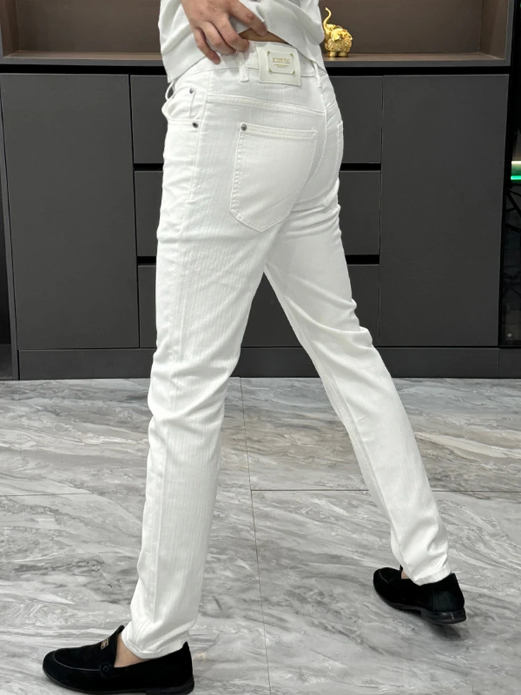 White Slim Fit Men's Jeans Fashionable Clean Version Spring Summer Trendy Casual Wear Resistant Polyester Cotton Blend
White Slim Fit Men's Jeans Fashionable Clean Version Spring Summer Trendy Casual Wear Resistant Polyester Cotton Blend