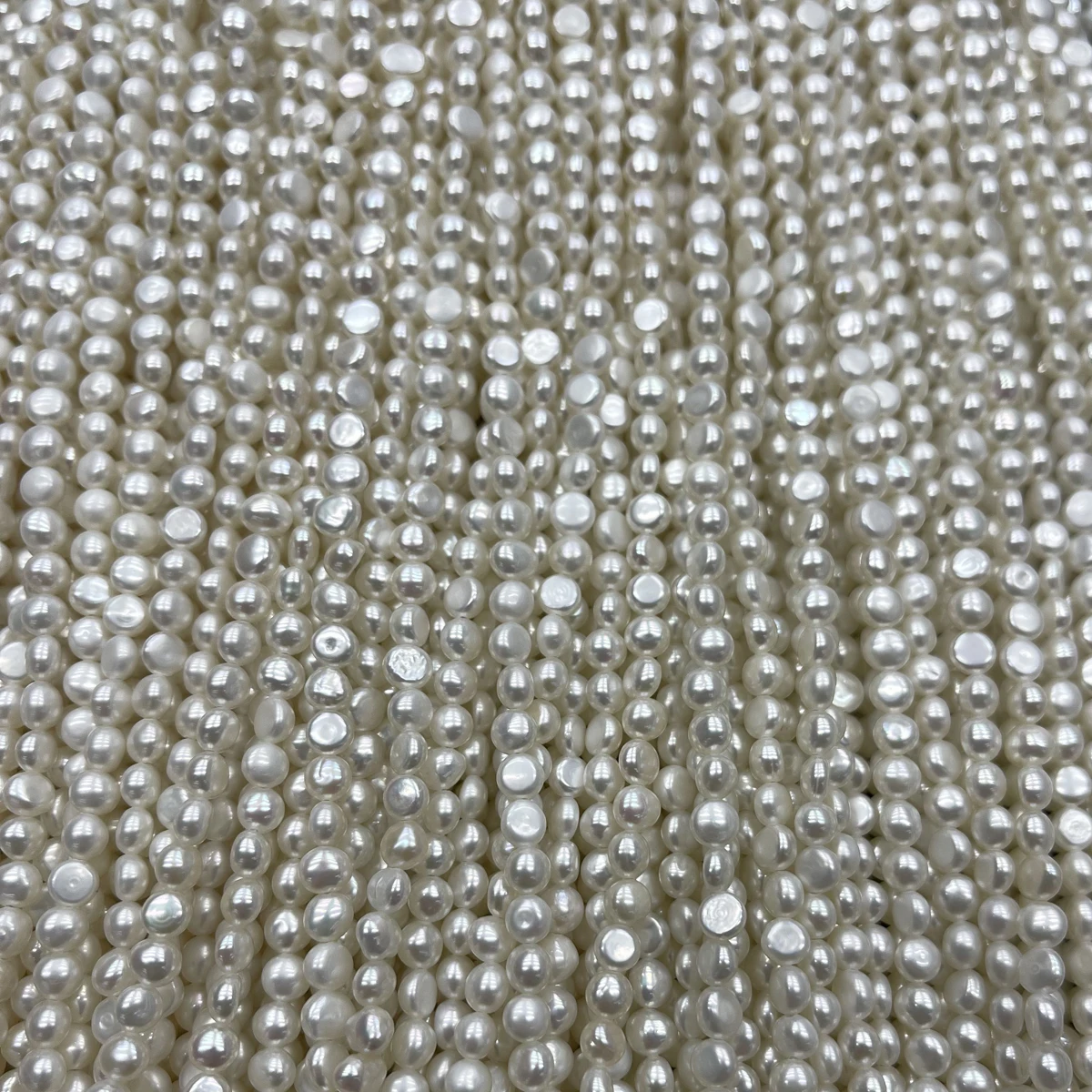 Quality Natural Freshwater White 4-5mm Double-Sided Luster Pearl Loose Bead Jewelry MakeDIY Necklace Earring Bracelet Accessory
Quality Natural Freshwater White 4-5mm Double-Sided Luster Pearl Loose Bead Jewelry MakeDIY Necklace Earring Bracelet Accessory