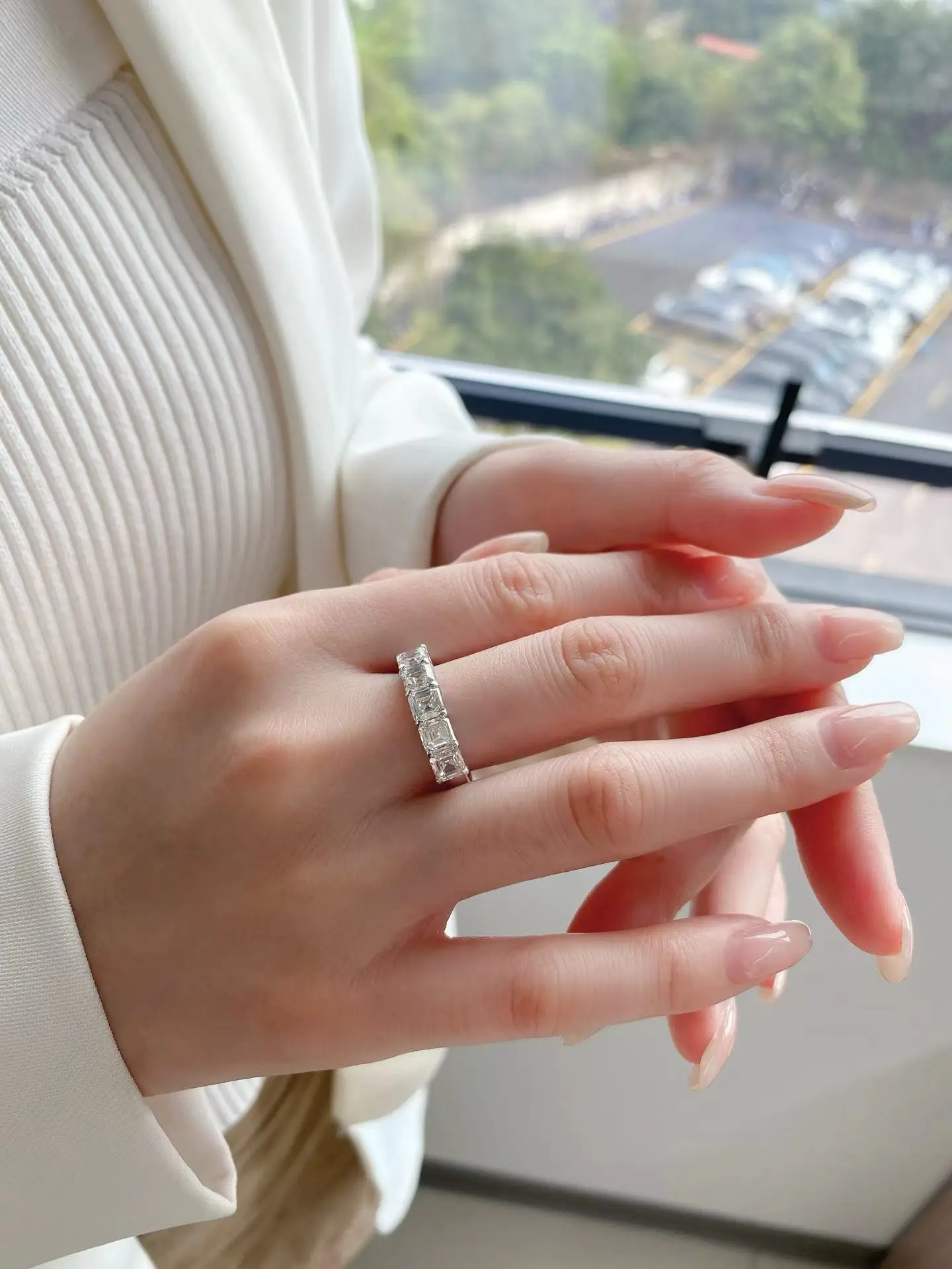 18K gold solid genuine gold laboratory-grown diamond 2.5-carat oval 5-prong setting engagement ring jewelry customization
18K gold solid genuine gold laboratory-grown diamond 2.5-carat oval 5-prong setting engagement ring jewelry customization