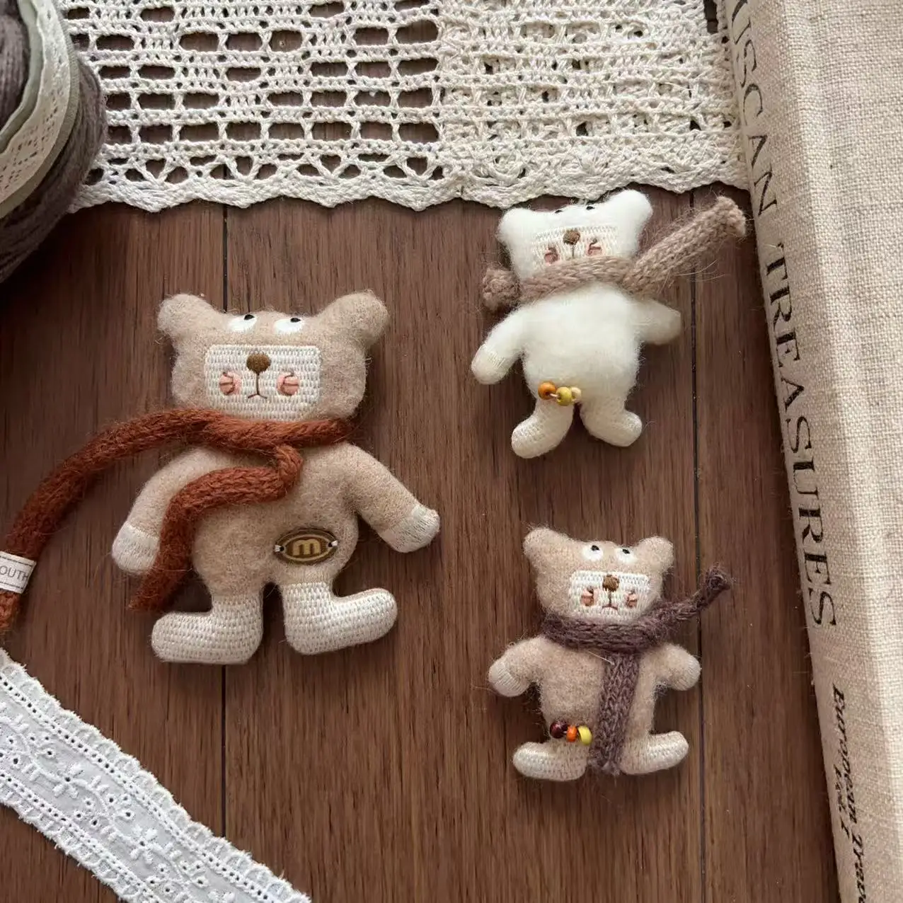 Plush Fabric Bear Family Hair Clip Brooch DIY for Shoes Hat Socks Clothing Embellishment Premium Soft Cute
Plush Fabric Bear Family Hair Clip Brooch DIY for Shoes Hat Socks Clothing Embellishment Premium Soft Cute