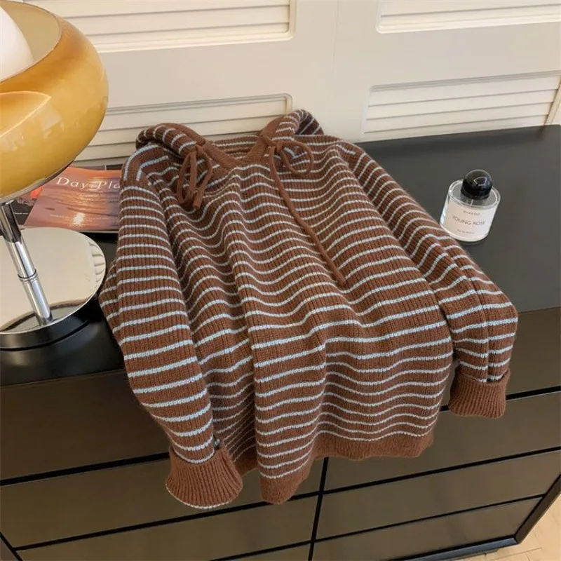 Retro Contrasting Color Splicing Striped Hooded Sweatshirt Women's Autumn Winter Lazy Style Sweater Relaxed Long-sleeved Hoodie
Retro Contrasting Color Splicing Striped Hooded Sweatshirt Women's Autumn Winter Lazy Style Sweater Relaxed Long-sleeved Hoodie