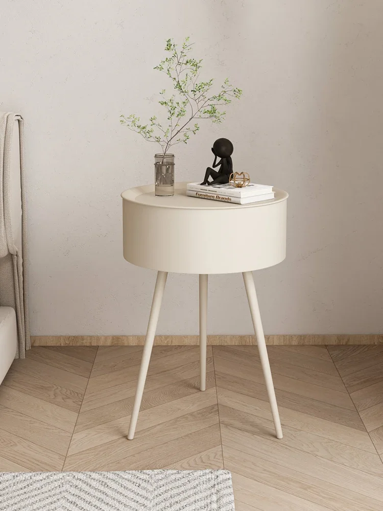Iron art cream style bedside table modern and simple new creative circular alternative bedroom children's small bedside storage
Iron art cream style bedside table modern and simple new creative circular alternative bedroom children's small bedside storage