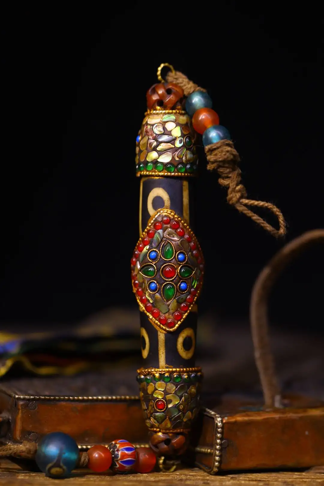 5"Tibetan Temple Collection Old Natural Agate Mosaic Gem gZi Beads Shell Buddha Beads Amulet Pendant Dharma Town House Exorcism
5"Tibetan Temple Collection Old Natural Agate Mosaic Gem gZi Beads Shell Buddha Beads Amulet Pendant Dharma Town House Exorcism