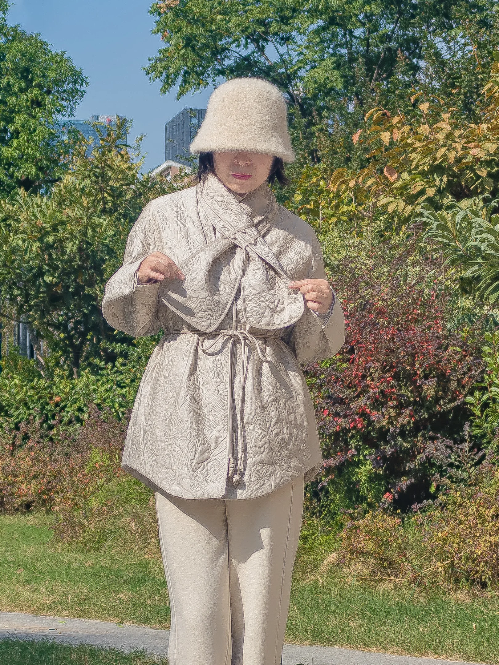 Autumn Winter Short Style Embroidered Camel down Jacket Lightweight Scarf like Women's Warm Top V Neck Long Sleeve Fashion
Autumn Winter Short Style Embroidered Camel down Jacket Lightweight Scarf like Women's Warm Top V Neck Long Sleeve Fashion