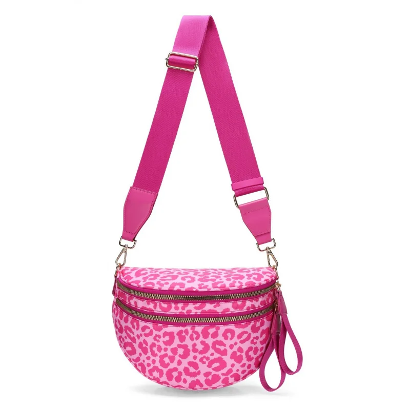 Trendy women's shoulder bag, new fashionable versatile Oxford cloth large-capacity shell bag, casual lightweight crossbody bag
Trendy women's shoulder bag, new fashionable versatile Oxford cloth large-capacity shell bag, casual lightweight crossbody bag