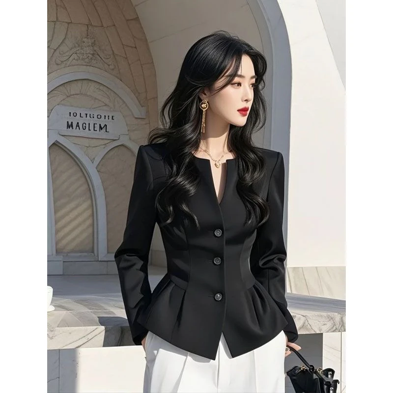 Элегантная черная женская модная роскошная легкая блузка во французском стиле для офиса с V-образным вырезом, длинными рукавами и застежкой на пуговицах
Элегантная черная женская модная роскошная легкая блузка во французском стиле для офиса с V-образным вырезом, длинными рукавами и застежкой на пуговицах