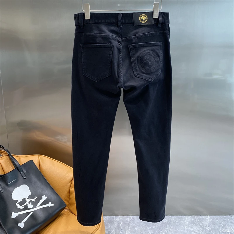 Fashionable Black Embroidered Slim Fit Casual Men's Jeans Autumn Winter Style mid Waist Zipper Pocket Resistant to Wrinkles A...
Fashionable Black Embroidered Slim Fit Casual Men's Jeans Autumn Winter Style mid Waist Zipper Pocket Resistant to Wrinkles A...