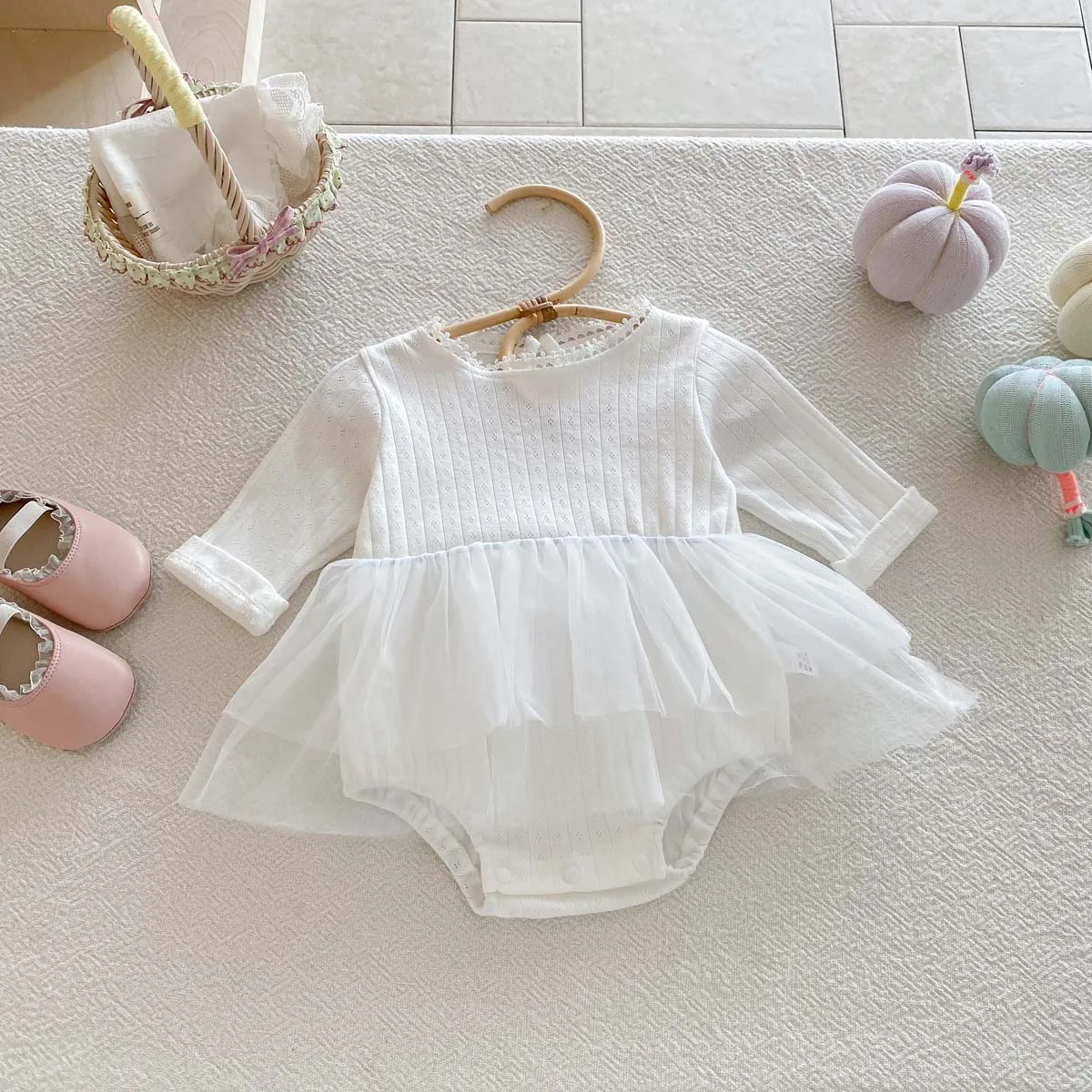 Korean version autumn baby girl pit patterned long sleeved lace collar mesh dress, cute solid color mesh long sleeved dress for
Korean version autumn baby girl pit patterned long sleeved lace collar mesh dress, cute solid color mesh long sleeved dress for