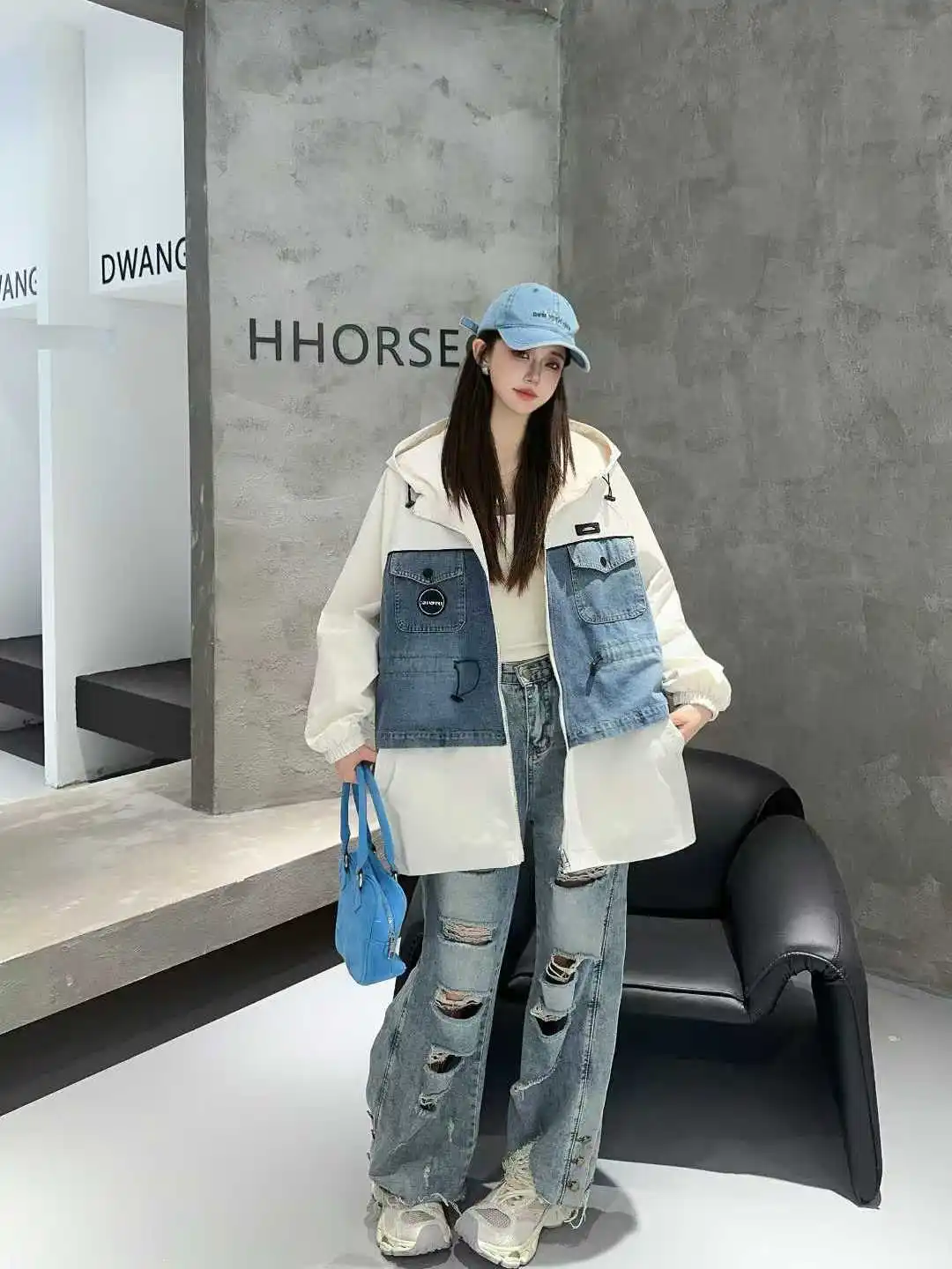 Spring 2026 Women's Oversized Denim Patchwork Hooded Jacket Letter Print Casual Outerwear European Style Coat Polyester Fiber
Spring 2026 Women's Oversized Denim Patchwork Hooded Jacket Letter Print Casual Outerwear European Style Coat Polyester Fiber