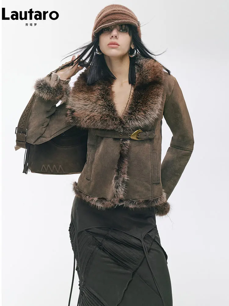 Lautaro Autumn Winter Short Soft Thick Warm Faux Sheepskin Coat Women Luxury High Quality Elegant Chic Fluffy Jacket Clothes
Lautaro Autumn Winter Short Soft Thick Warm Faux Sheepskin Coat Women Luxury High Quality Elegant Chic Fluffy Jacket Clothes