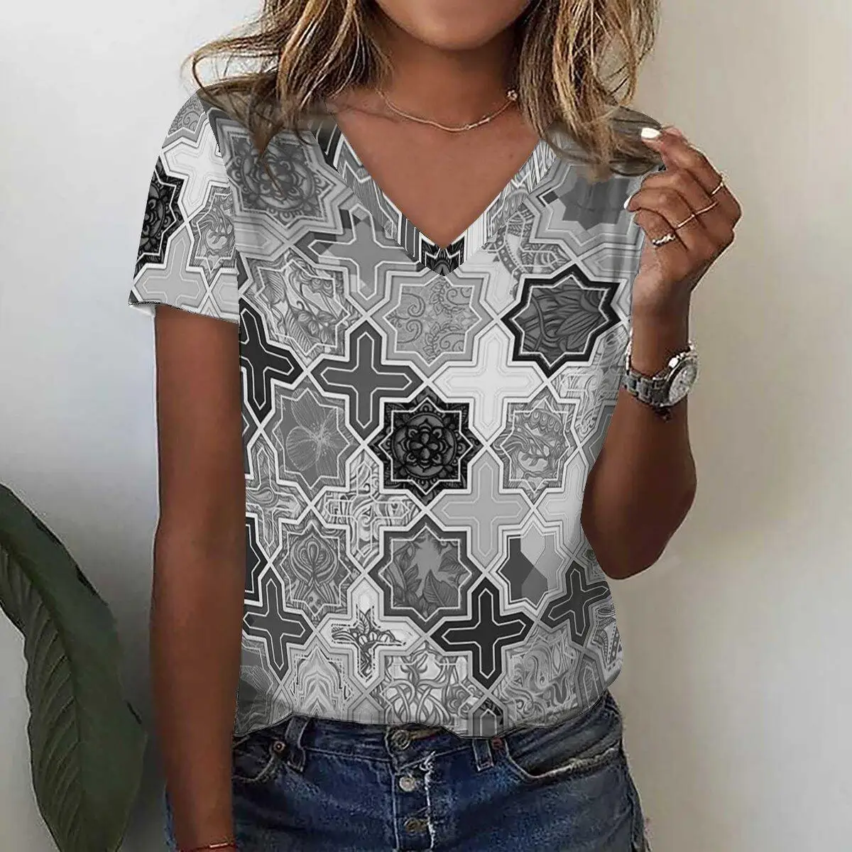 Fashion 3D Color Grid Printed Women's T-Shirt Casual V-neck Loose Short Sleeve Summer Cute Girl Tees Street Female Clothing Tops
Fashion 3D Color Grid Printed Women's T-Shirt Casual V-neck Loose Short Sleeve Summer Cute Girl Tees Street Female Clothing Tops