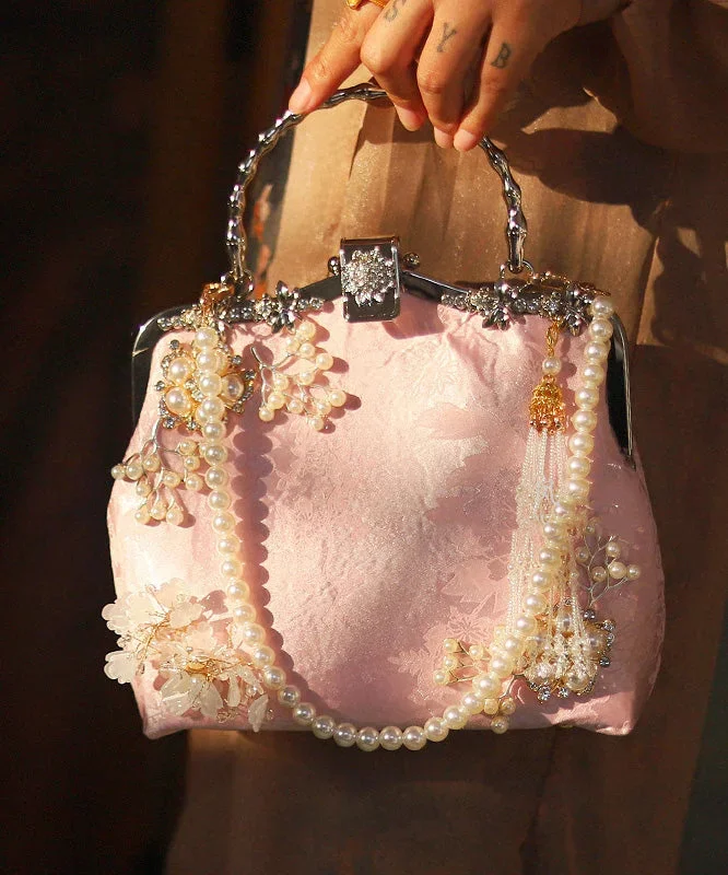 Lost in Vinatge Pink Velvet Clasp Clutch 23x17x7cm Beset with Diamonds Bag Closure Frame Gold Chain Strap Evening Party
Lost in Vinatge Pink Velvet Clasp Clutch 23x17x7cm Beset with Diamonds Bag Closure Frame Gold Chain Strap Evening Party