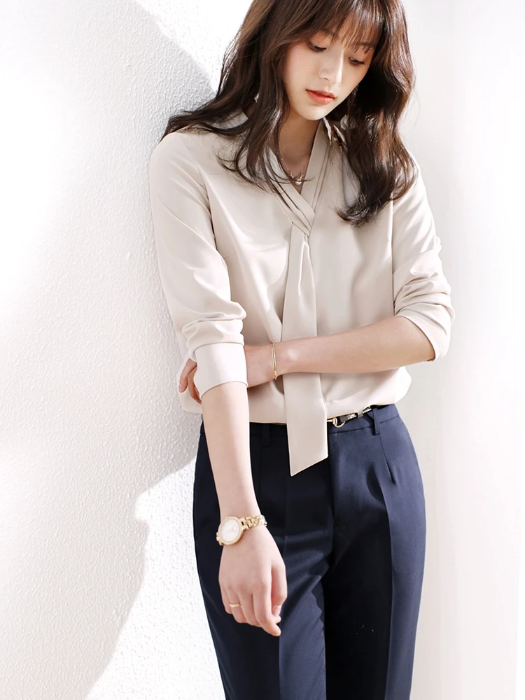 OffiY Women's Profional Chiffon irt V-Ne Long Sve Office Wear Inner Match Autumn Faion Light Maturi Suit Top
OffiY Women's Profional Chiffon irt V-Ne Long Sve Office Wear Inner Match Autumn Faion Light Maturi Suit Top