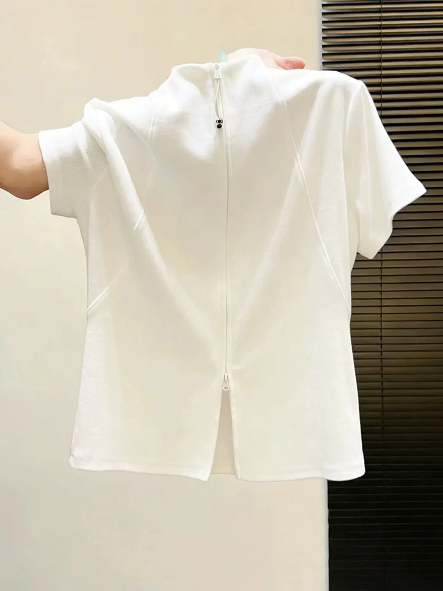 Pure Color Zipper Short Sleeve T-Shirt Comfortable Elegant Summer High End Feel Versatile Small Shirt Top Korean Style Commut...
Pure Color Zipper Short Sleeve T-Shirt Comfortable Elegant Summer High End Feel Versatile Small Shirt Top Korean Style Commut...