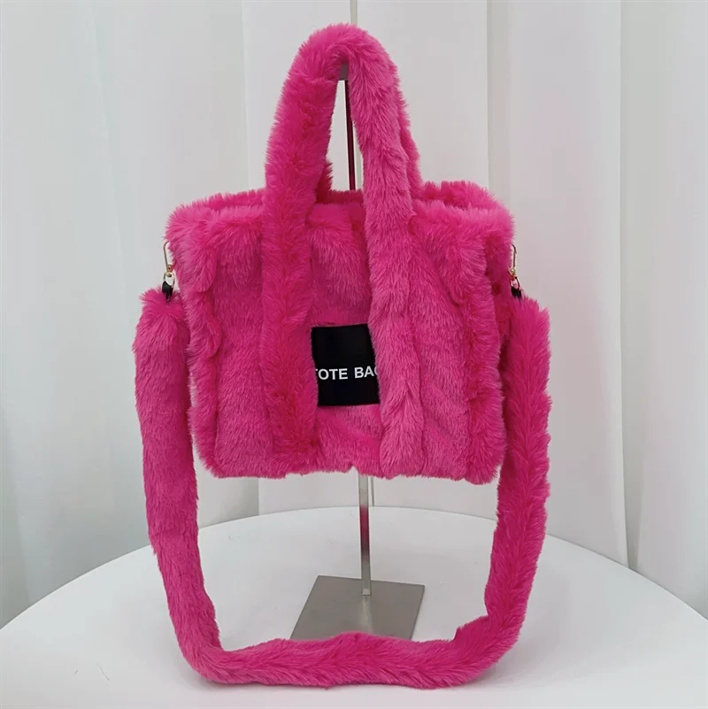 Winter Faux Fur The Tote Bag for Women Plush Handbag Designer Brand Fluffy Wool Shoulder Bag Women Furry Crossbody Messenger Bag 
Winter Faux Fur The Tote Bag for Women Plush Handbag Designer Brand Fluffy Wool Shoulder Bag Women Furry Crossbody Messenger Bag