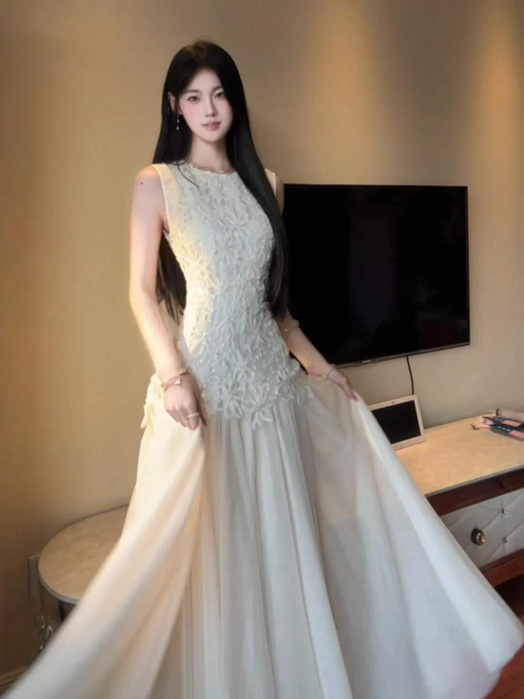 Slimming Effect Vest Dress Elegant Style Long Skirt Gentle Wind New Summer Fashionable Women's Dress Casual Business Dance We...
Slimming Effect Vest Dress Elegant Style Long Skirt Gentle Wind New Summer Fashionable Women's Dress Casual Business Dance We...