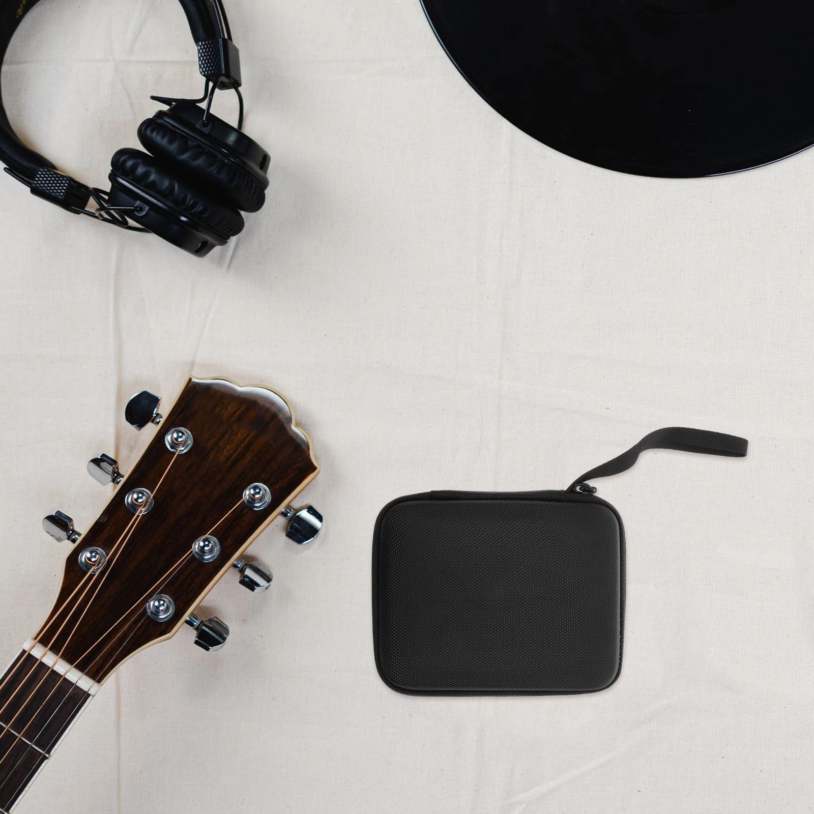 Guitar Pick Storage Bag Large Capacity Portable Organizer Compact Plectrum Holder for Guitar Players Large-Capacity Plectrum Bag
Guitar Pick Storage Bag Large Capacity Portable Organizer Compact Plectrum Holder for Guitar Players Large-Capacity Plectrum Bag