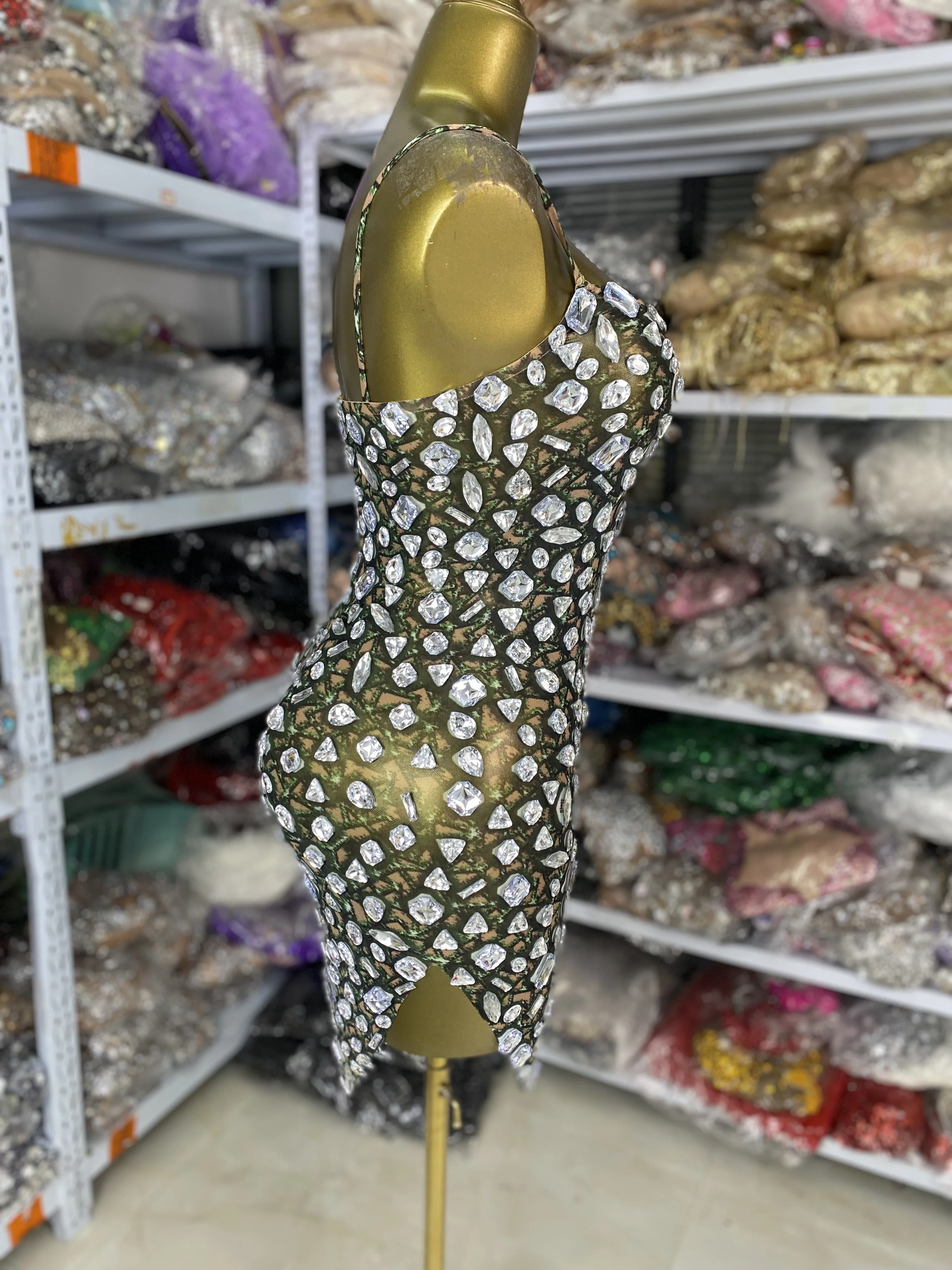 Women Luxury Camouflage Print Crystal Mesh Spaghetti Strap Asymmetric Bodycon Mini Dress Evening Club Party Music Stage Costumes
Women Luxury Camouflage Print Crystal Mesh Spaghetti Strap Asymmetric Bodycon Mini Dress Evening Club Party Music Stage Costumes