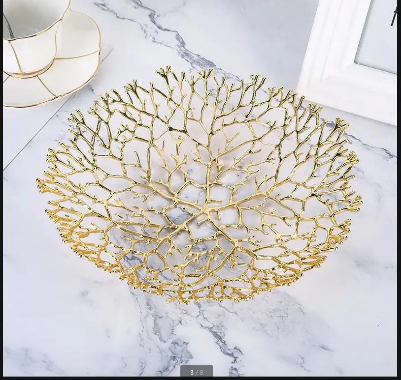 Light Luxury Metal Fruit Plate Living Room Desktop Decor Ornaments European Home Kitchen and Vegetable Basket
Light Luxury Metal Fruit Plate Living Room Desktop Decor Ornaments European Home Kitchen and Vegetable Basket