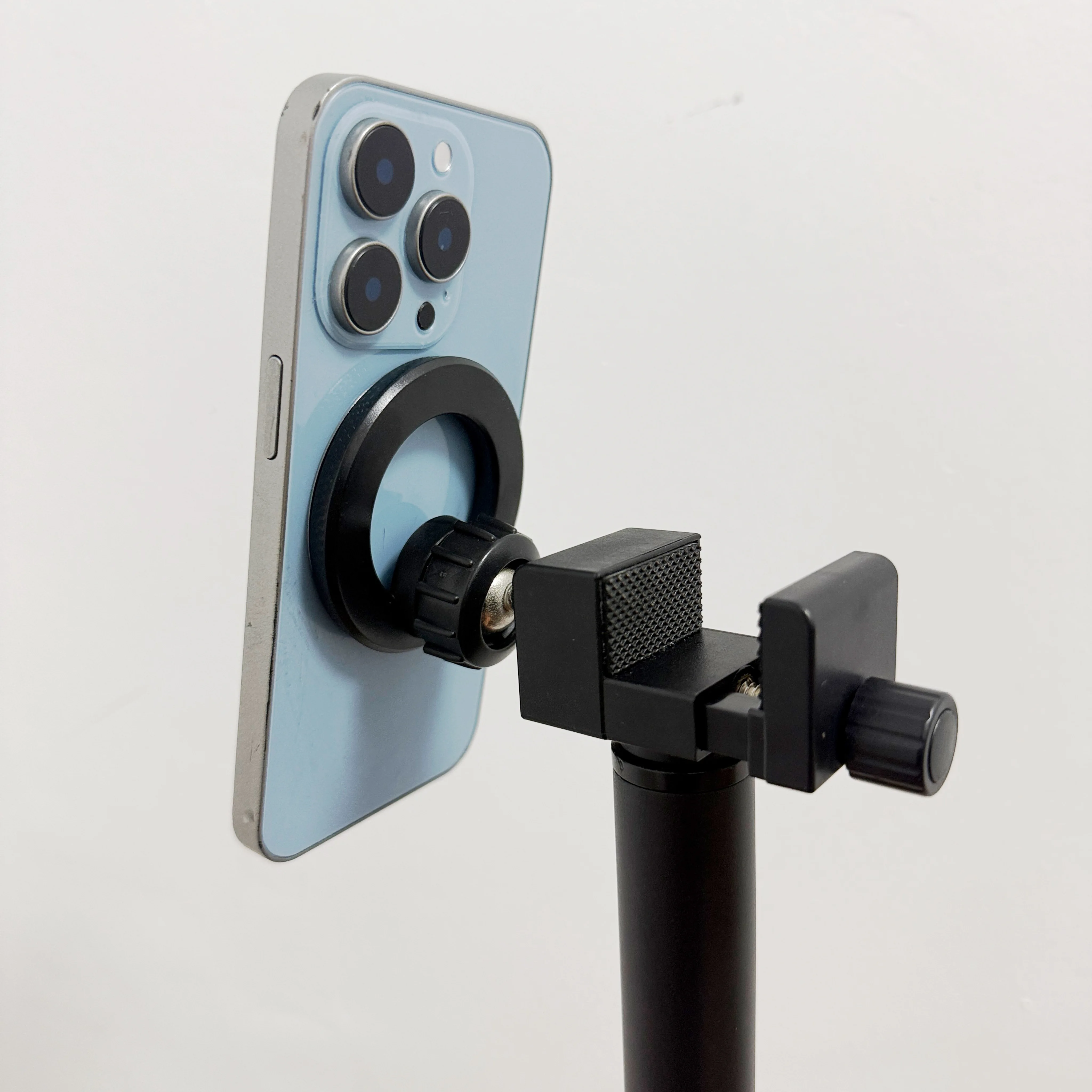 Adjustable Screw Clip Magnetic Phone Holder for Shelf Or Desktop Fixed Support Bracket Universal Clip-on Phone Mount
Adjustable Screw Clip Magnetic Phone Holder for Shelf Or Desktop Fixed Support Bracket Universal Clip-on Phone Mount