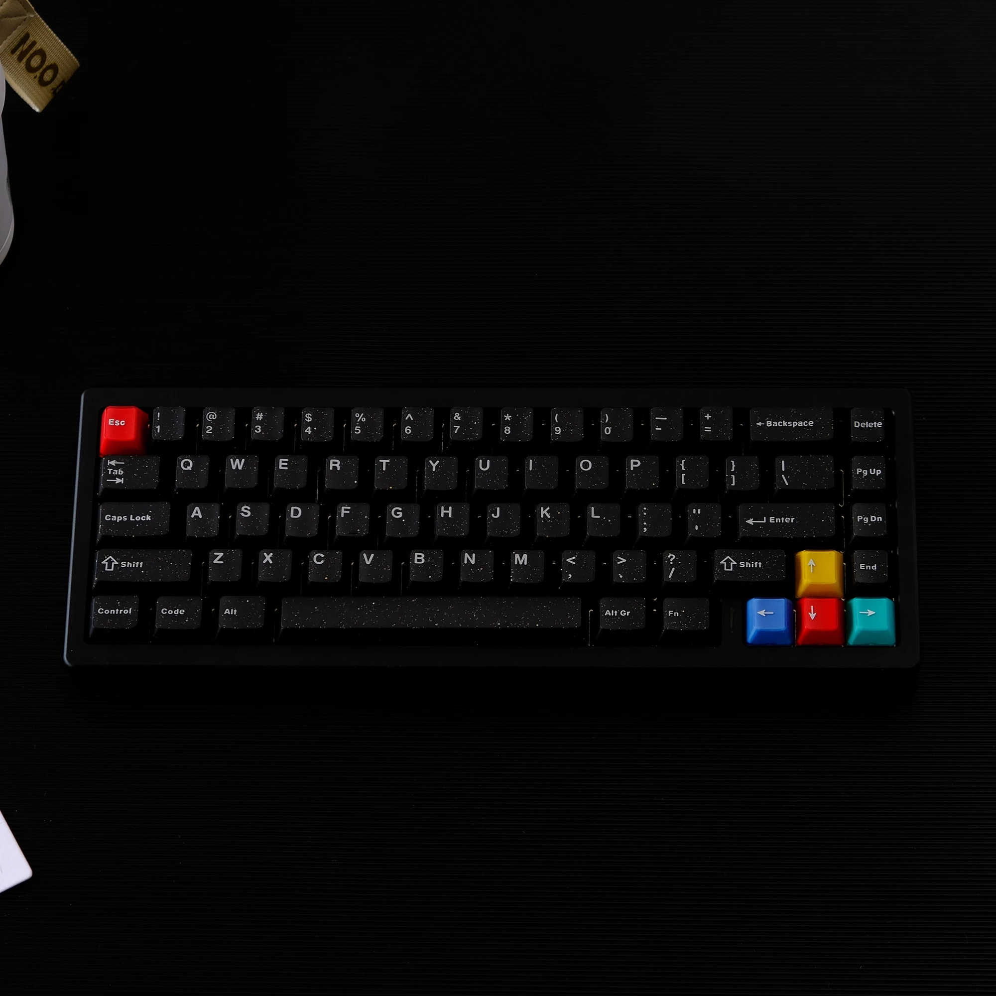 Two-color original factory height ABS two-color glitter Neon neon semi-transparent keycap
Two-color original factory height ABS two-color glitter Neon neon semi-transparent keycap