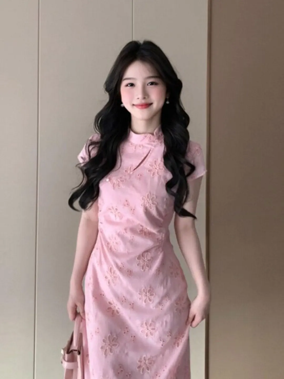New Chinese Style Qipao Dress Bodycon Long Skirt High Waist Hollow out Short Sleeve Women's Summer Fashionable Casual Dress
New Chinese Style Qipao Dress Bodycon Long Skirt High Waist Hollow out Short Sleeve Women's Summer Fashionable Casual Dress