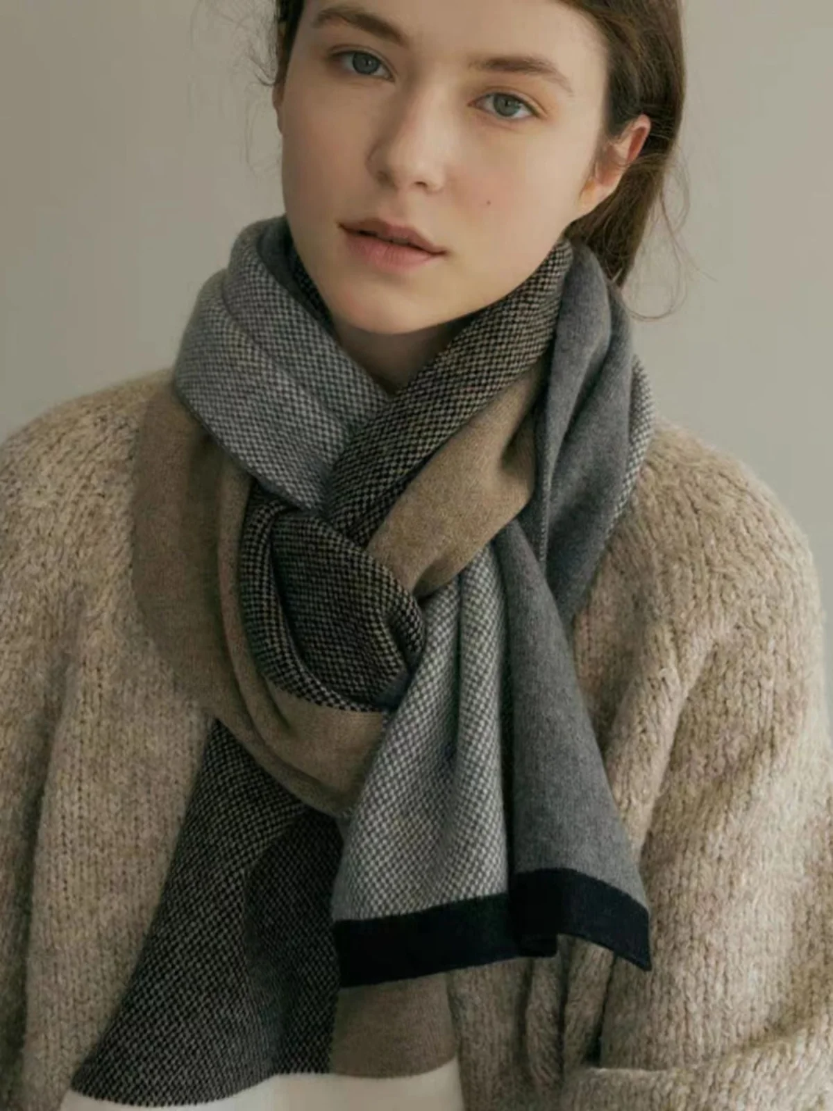 Autumn Winter Knitted Scarf Versatile Warmth Small Design Universal Ladies Scarf Shawl Neck Warmer Business Style RPET Fabric
Autumn Winter Knitted Scarf Versatile Warmth Small Design Universal Ladies Scarf Shawl Neck Warmer Business Style RPET Fabric