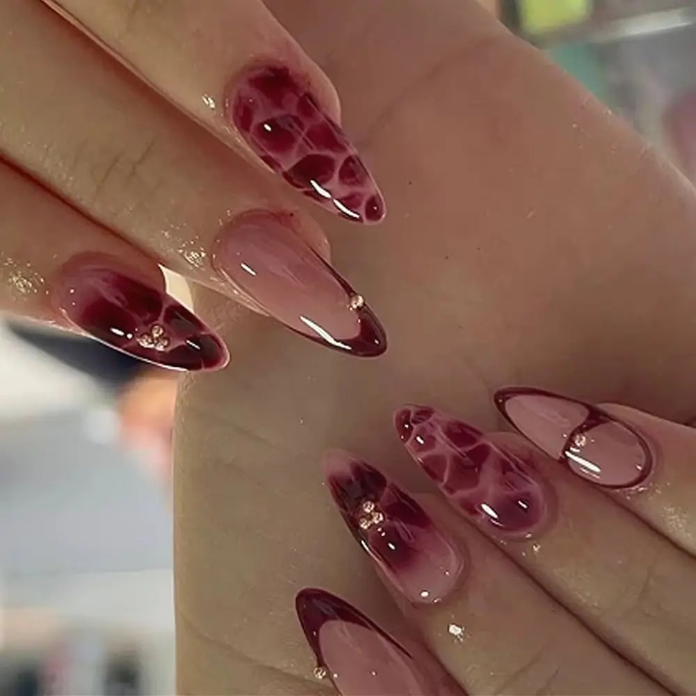 Halo Dyeing Wine Red Flower Petal Delciate Chic Wearable Nail Art Almond False Nail Detachable Finished Fake Nail Press on Nails
Halo Dyeing Wine Red Flower Petal Delciate Chic Wearable Nail Art Almond False Nail Detachable Finished Fake Nail Press on Nails