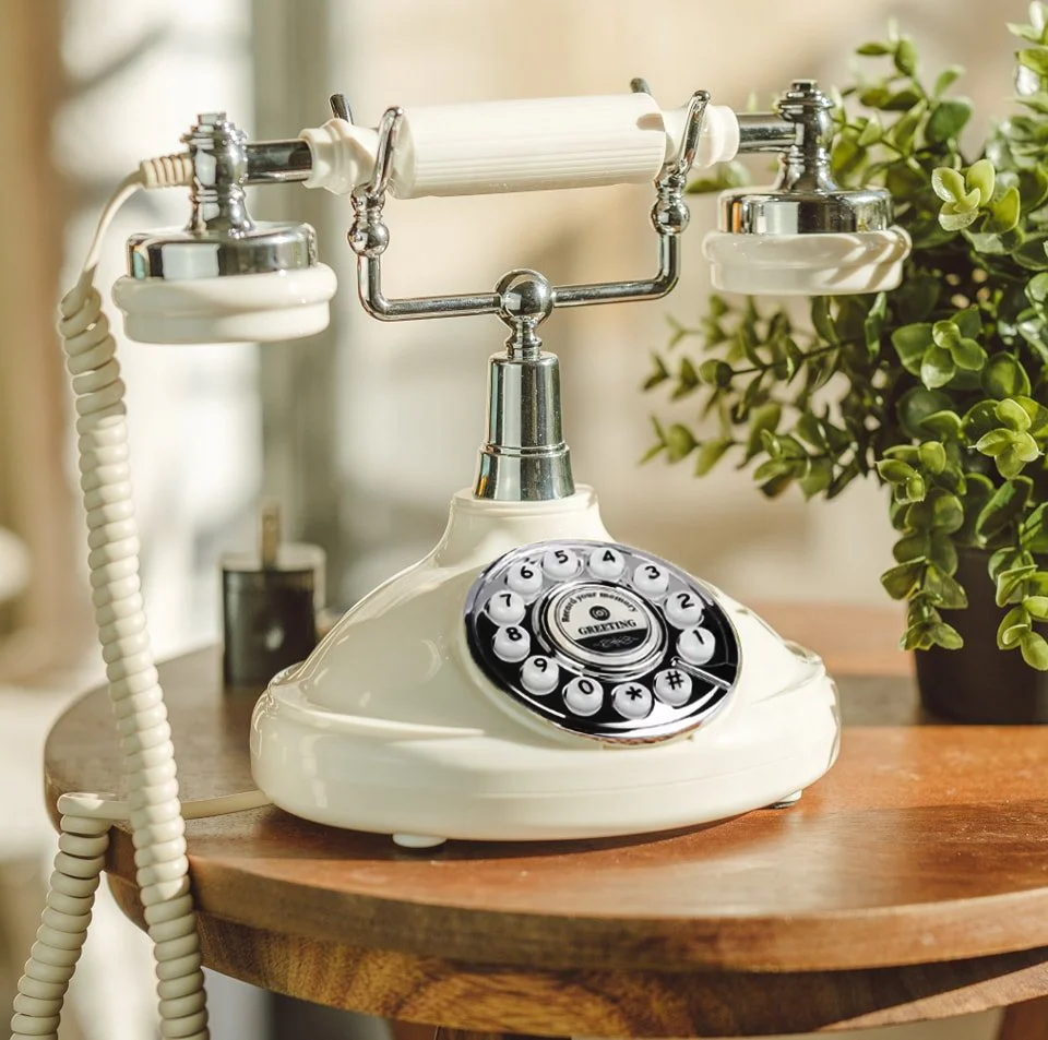 Audio Guest Book Wedding Phone with Vintage Phone Booth Design Record Customized Audio Message Voicemail for Party Birthdays
Audio Guest Book Wedding Phone with Vintage Phone Booth Design Record Customized Audio Message Voicemail for Party Birthdays