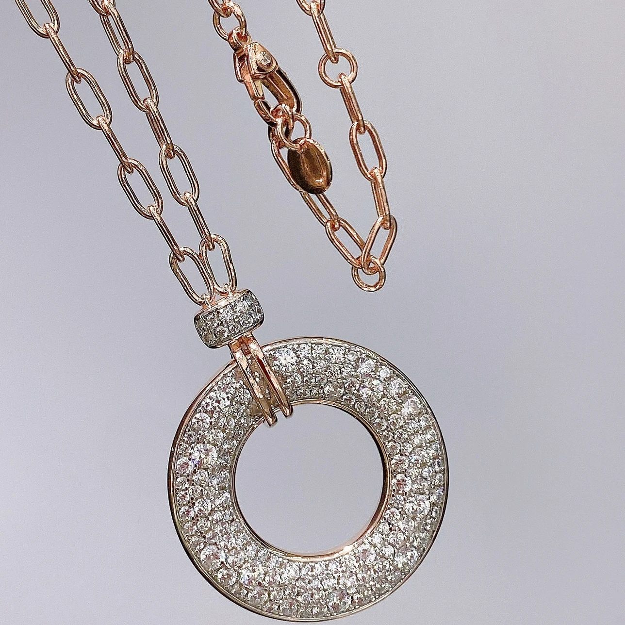 KQDANCE High Craft 925 Silver Double Sided Zircon High Carbon Diamond Circle Pendant Necklace for Women Delicate Wedding Jewelry
KQDANCE High Craft 925 Silver Double Sided Zircon High Carbon Diamond Circle Pendant Necklace for Women Delicate Wedding Jewelry