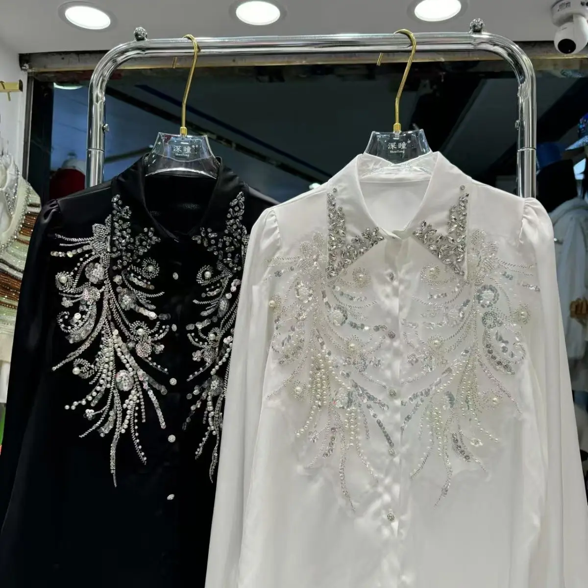 2025 New Nail Bead Fashion Shirt Versatile Look Slim Spring And Autumn Design Sense Long Sleeve Shirt For Women
2025 New Nail Bead Fashion Shirt Versatile Look Slim Spring And Autumn Design Sense Long Sleeve Shirt For Women