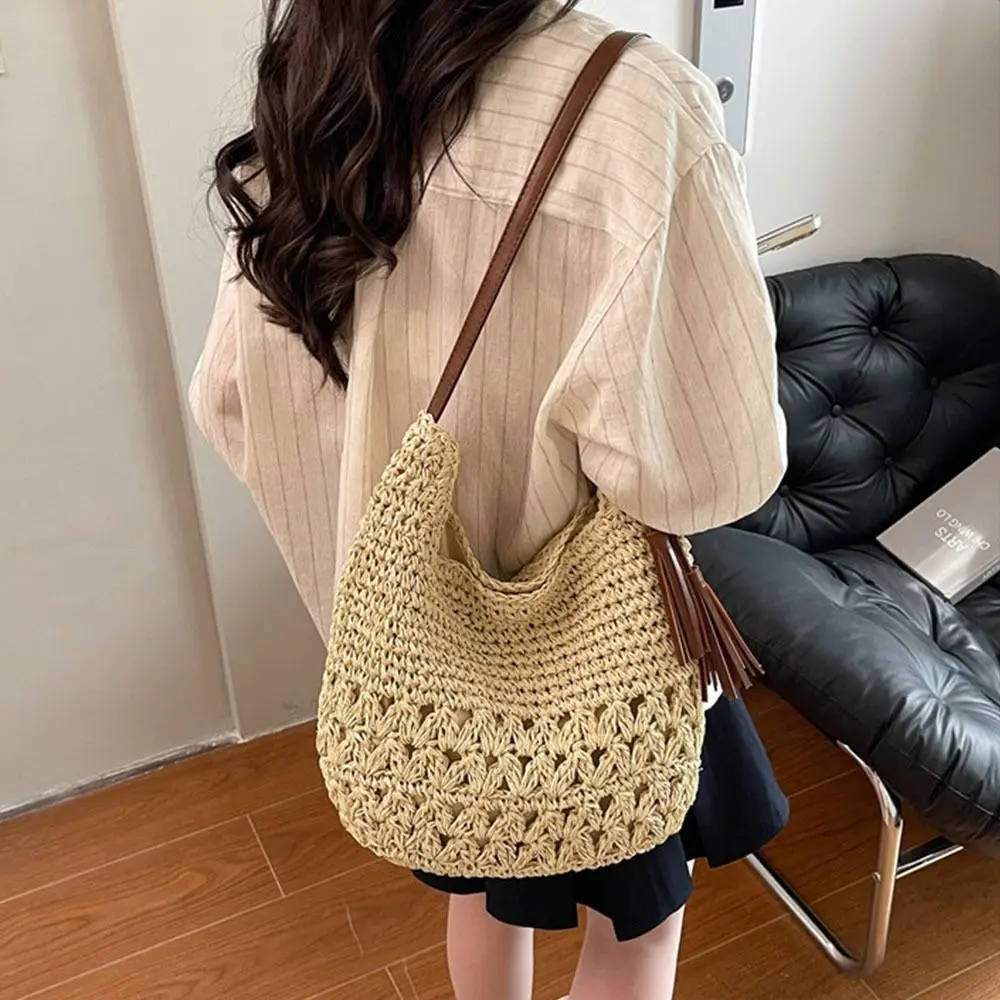 Elegant Summer Weave Straw Bag Boho Leisure Straw Shoulder Bag Casual Beach Tassels Tote Bag for Women
Elegant Summer Weave Straw Bag Boho Leisure Straw Shoulder Bag Casual Beach Tassels Tote Bag for Women