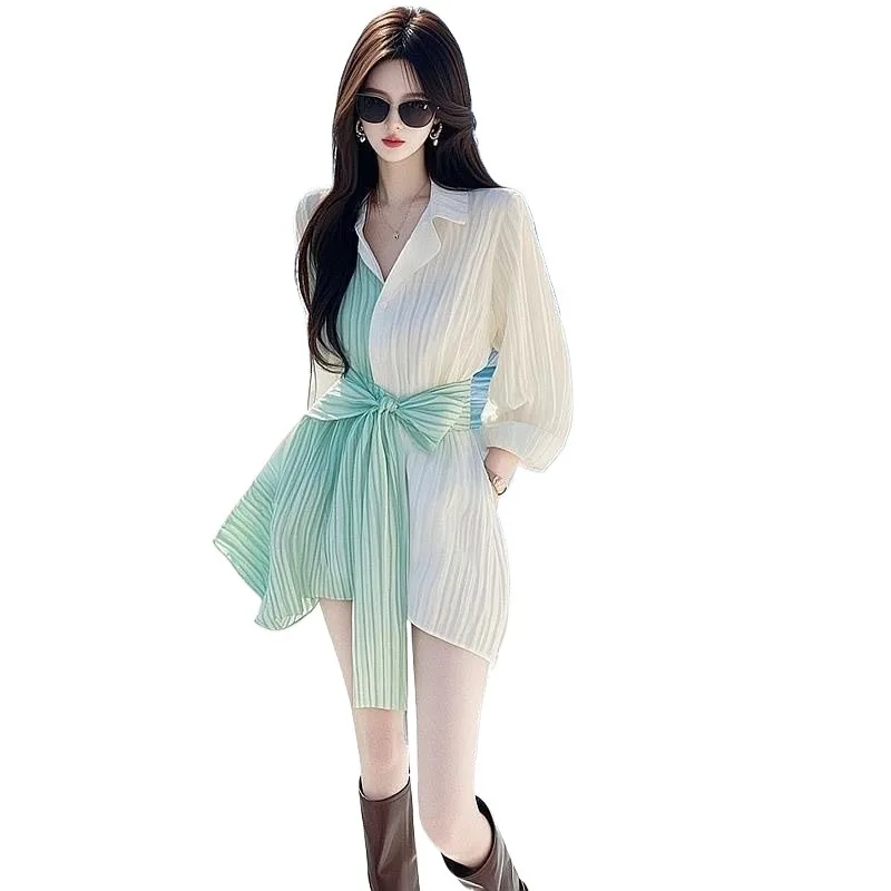 New French Haute Couture Beautiful Skirt Small Fragrant Green and White Striped Shirt Dress High Quality High Appearance Level
New French Haute Couture Beautiful Skirt Small Fragrant Green and White Striped Shirt Dress High Quality High Appearance Level