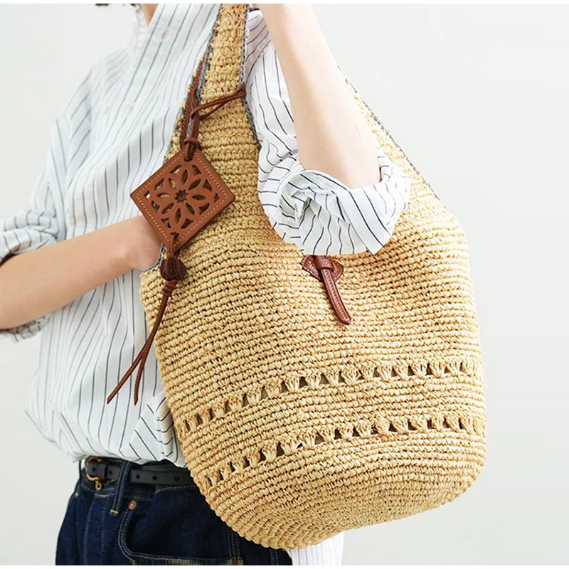 Exquisite Raffia Woven Shoulder Underarm Bag Hand-crocheted Large Capacity Tote Bag Retro Holiday Beach Bag Bucket Handbag Women
Exquisite Raffia Woven Shoulder Underarm Bag Hand-crocheted Large Capacity Tote Bag Retro Holiday Beach Bag Bucket Handbag Women