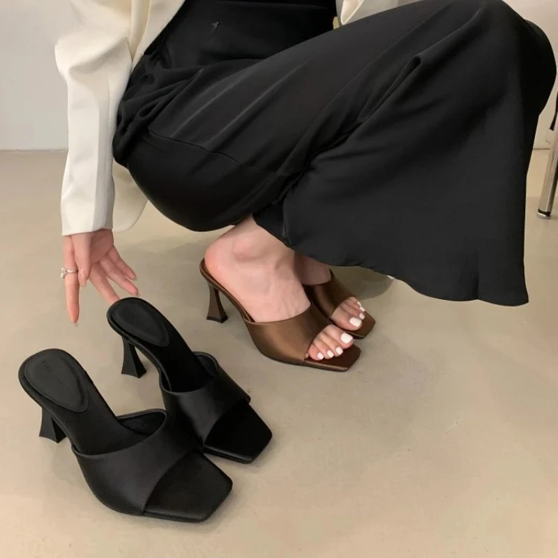 Designer Luxury Summer Thick Heel Women Slippers Fashion Open Toe Slide Ladies Elegant Stripper Party Dress Sandalias
Designer Luxury Summer Thick Heel Women Slippers Fashion Open Toe Slide Ladies Elegant Stripper Party Dress Sandalias