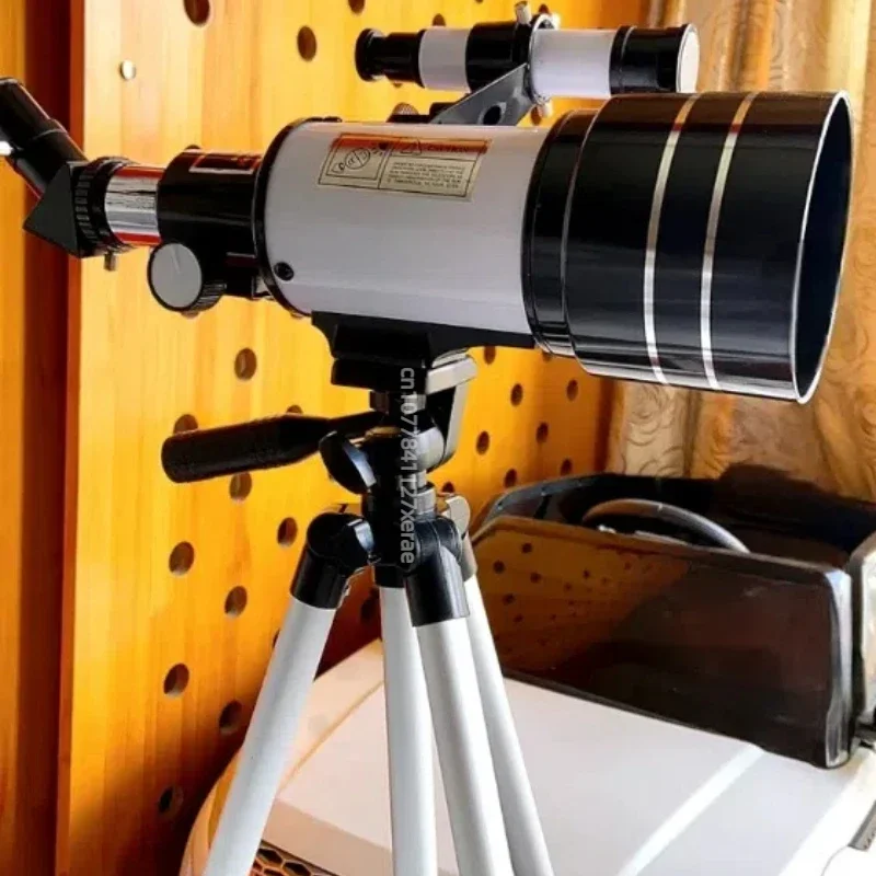 F30070 Astronomical Telescope 70mm Large Aperture Outdoor Observation High-definition Telescope and Tripod for Stargazing
F30070 Astronomical Telescope 70mm Large Aperture Outdoor Observation High-definition Telescope and Tripod for Stargazing