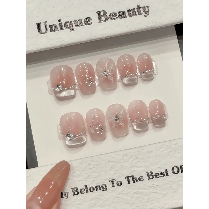 10pcs French Handmade Nails With Butterfly And Diamonds In The Mist, Valentine's Day Nails, Cat's Eye Spar, Shining Bright.
10pcs French Handmade Nails With Butterfly And Diamonds In The Mist, Valentine's Day Nails, Cat's Eye Spar, Shining Bright.