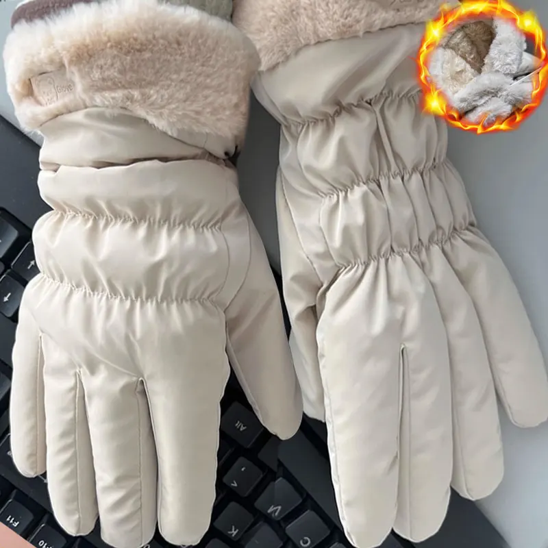 Холодная ветрозащитная перчатка для женщин, зимние флисовые утепленные перчатки, милые теплые бархатные плюшевые хлопковые велосипедные водонепроницаемые перчатки с сенсорным экраном
Холодная ветрозащитная перчатка для женщин, зимние флисовые утепленные перчатки, милые теплые бархатные плюшевые хлопковые велосипедные водонепроницаемые перчатки с сенсорным экраном