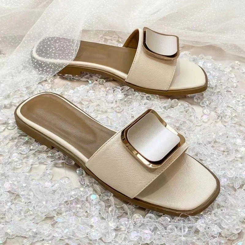 Casual Flat Slippers Summer New Square Head Open Toe Metal Square Buckle Soft Sole Anti-slip Wear-resistant Beach Sandals
Casual Flat Slippers Summer New Square Head Open Toe Metal Square Buckle Soft Sole Anti-slip Wear-resistant Beach Sandals