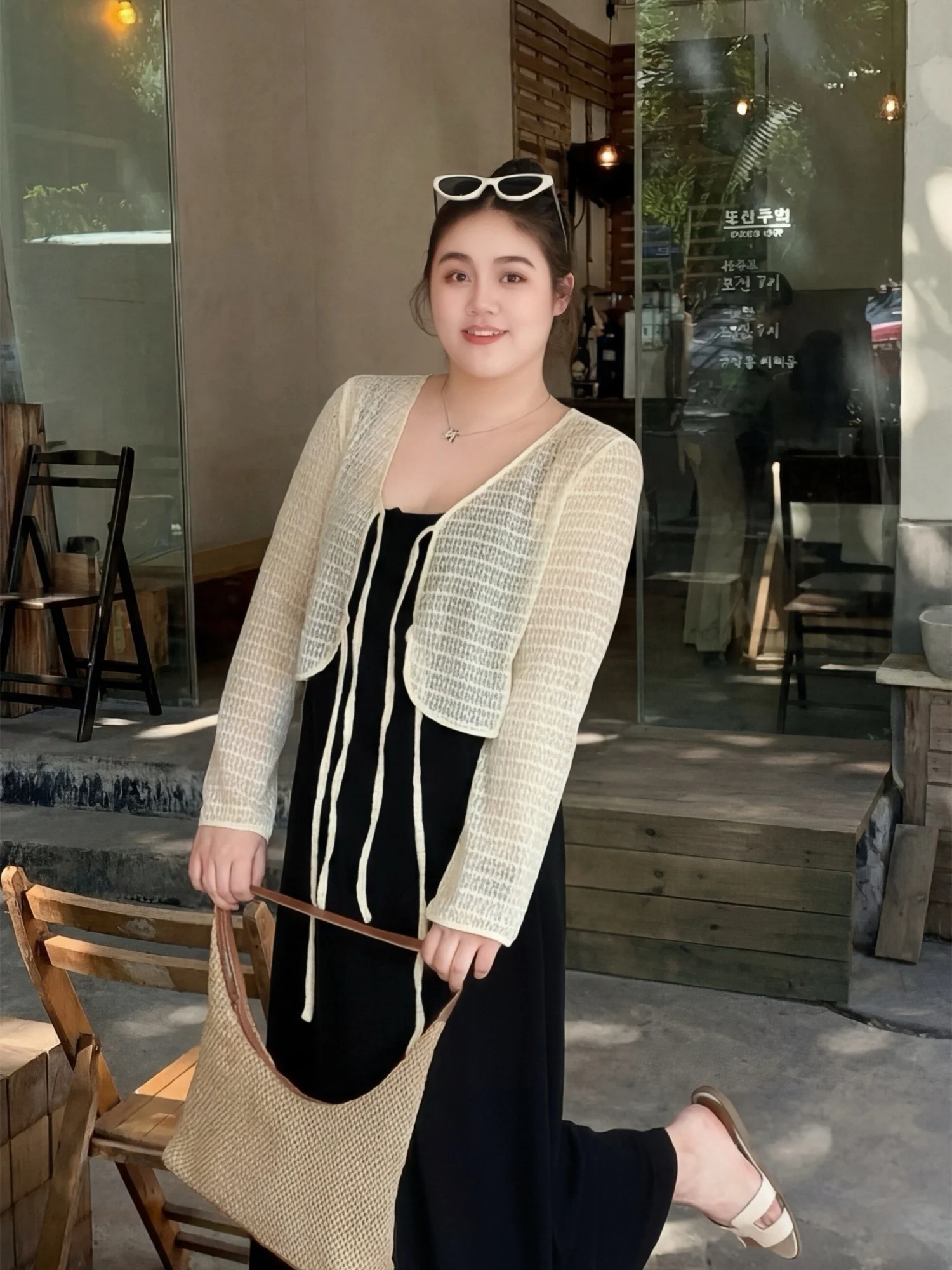 Spring Summer Knitted Wrap Cardigan Large Size Women's Fashionable Commute Outerwear V-Neck Long Sleeve Standard Fit Cardigan
Spring Summer Knitted Wrap Cardigan Large Size Women's Fashionable Commute Outerwear V-Neck Long Sleeve Standard Fit Cardigan