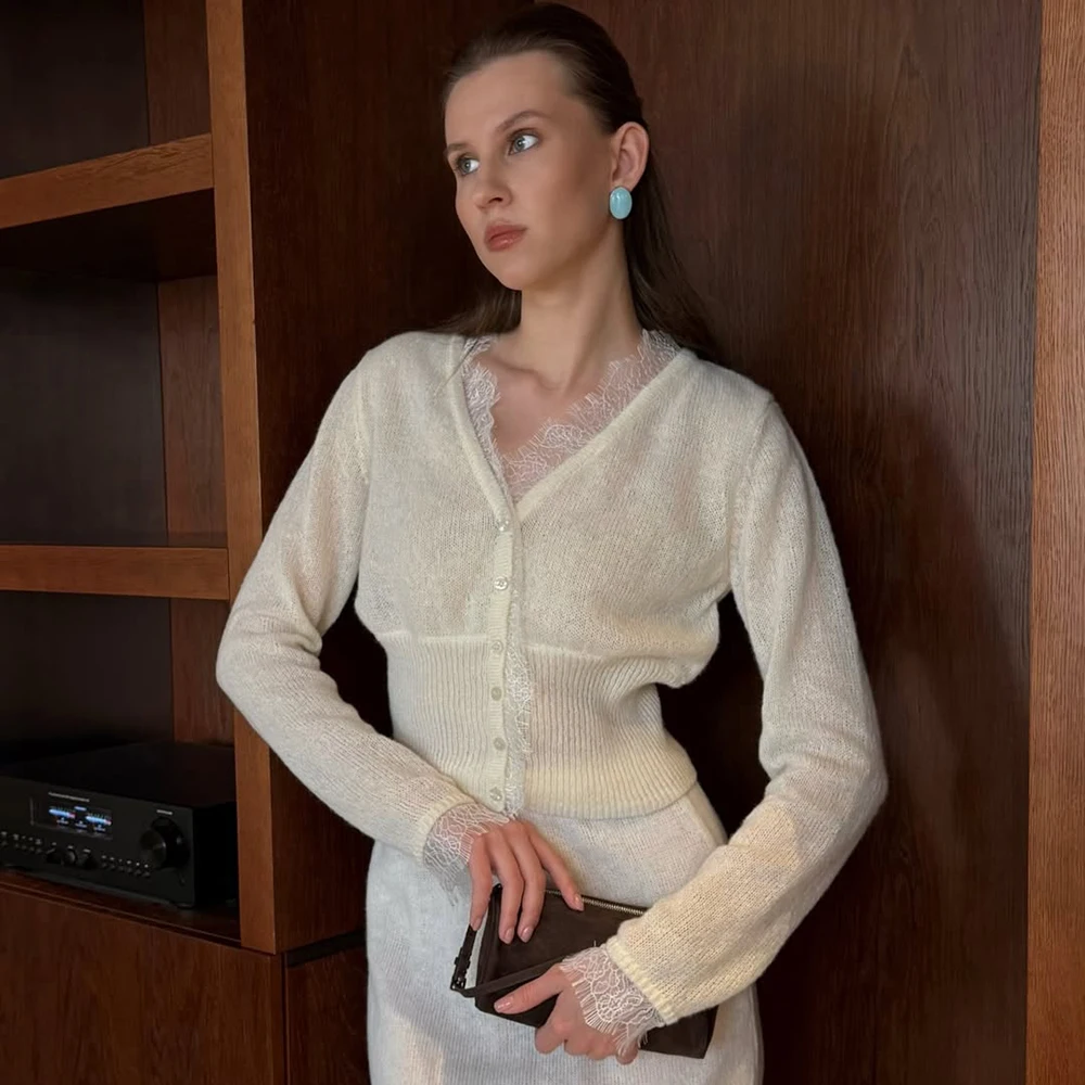 Tuularose Elegant Lace Cardigan Fashion V-Neck Lace Patchwork Knit Cardigan Women Spring Autumn Commuter Chic Slim Knit Sweater
Tuularose Elegant Lace Cardigan Fashion V-Neck Lace Patchwork Knit Cardigan Women Spring Autumn Commuter Chic Slim Knit Sweater