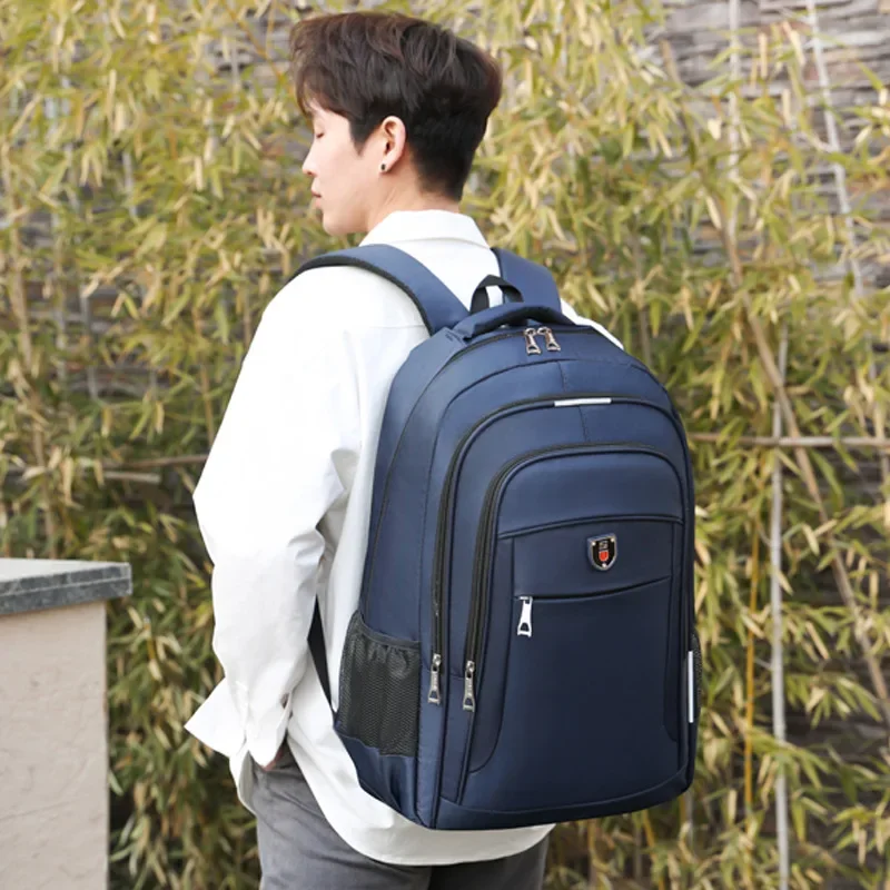 New schoolbag lightweight outdoor computer bag casual backpack men's simple travel backpack
New schoolbag lightweight outdoor computer bag casual backpack men's simple travel backpack