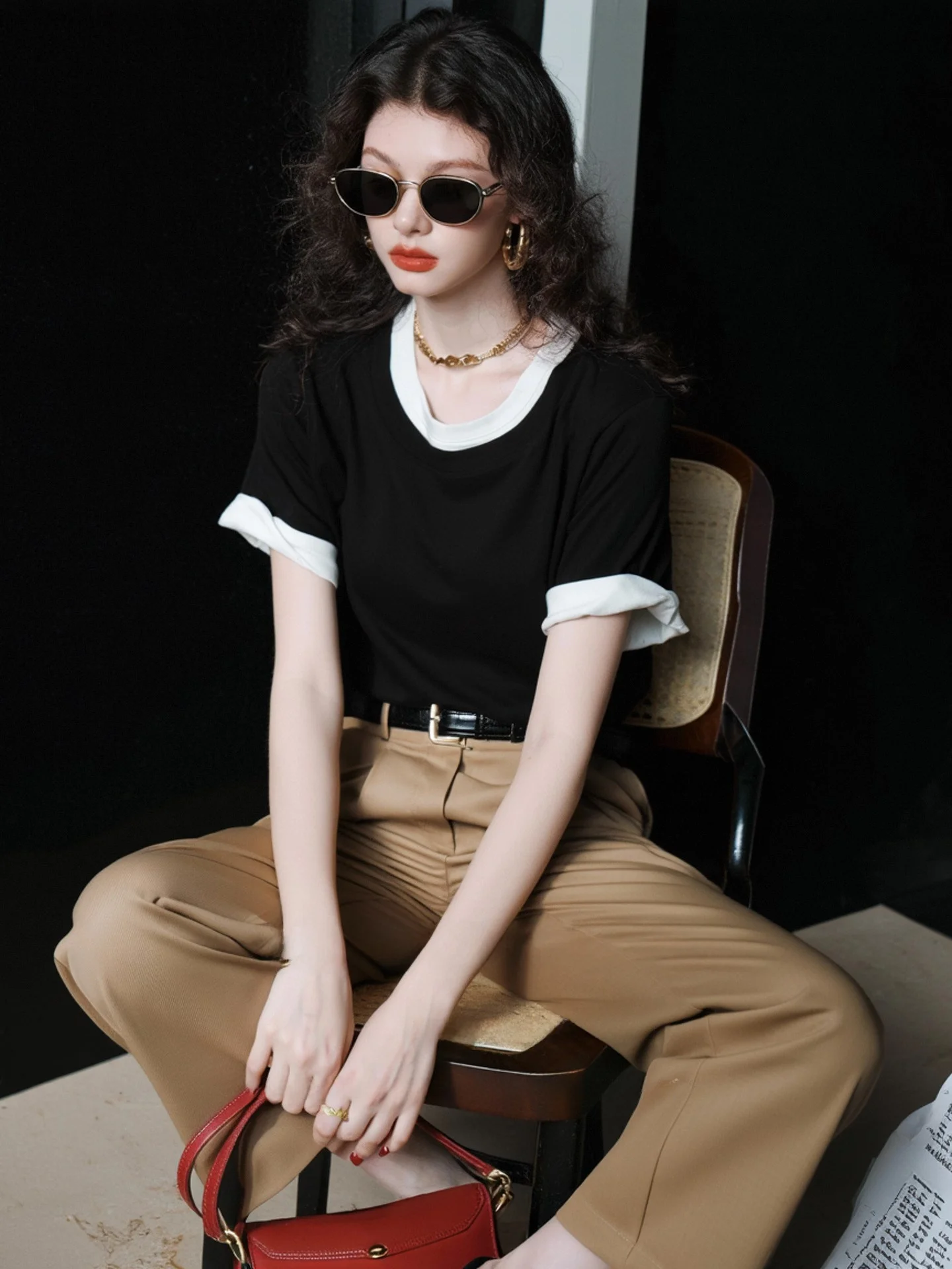 Huaappuw Summer New Loose Folded Short Sleeve T-shirt Color Block Top French Style Universal Fit Casual Streetwear for Women
Huaappuw Summer New Loose Folded Short Sleeve T-shirt Color Block Top French Style Universal Fit Casual Streetwear for Women