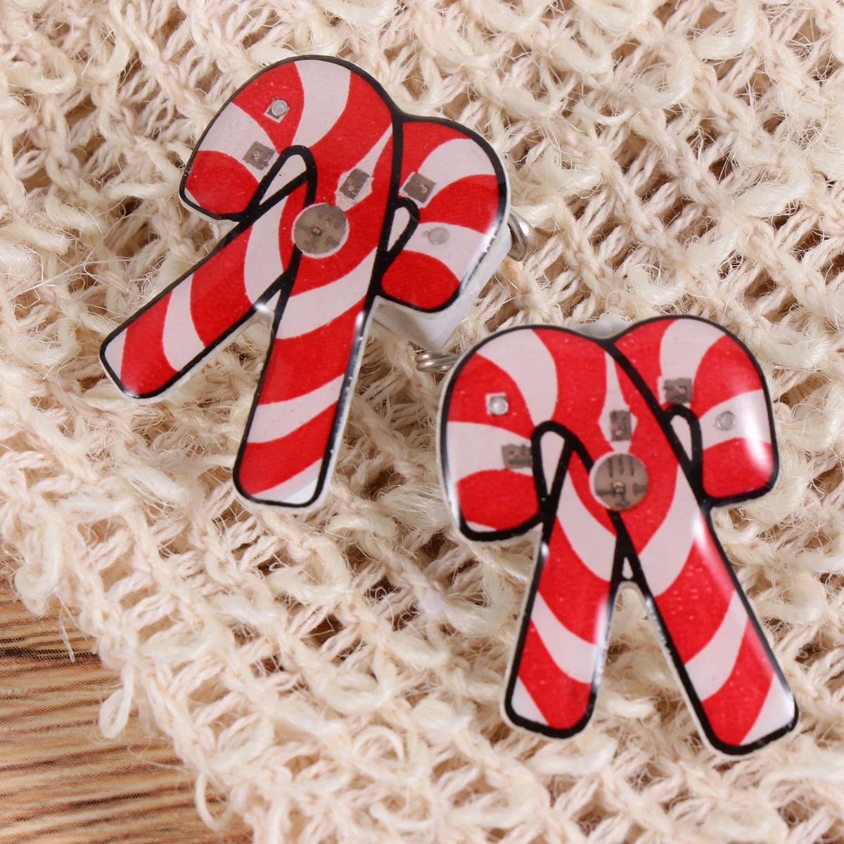 25 Pcs Christmas Decorations Glitter Brooch Jewelry Corsage Badge Shirt Enamel Boutonniere Luminous Pins Miss
25 Pcs Christmas Decorations Glitter Brooch Jewelry Corsage Badge Shirt Enamel Boutonniere Luminous Pins Miss