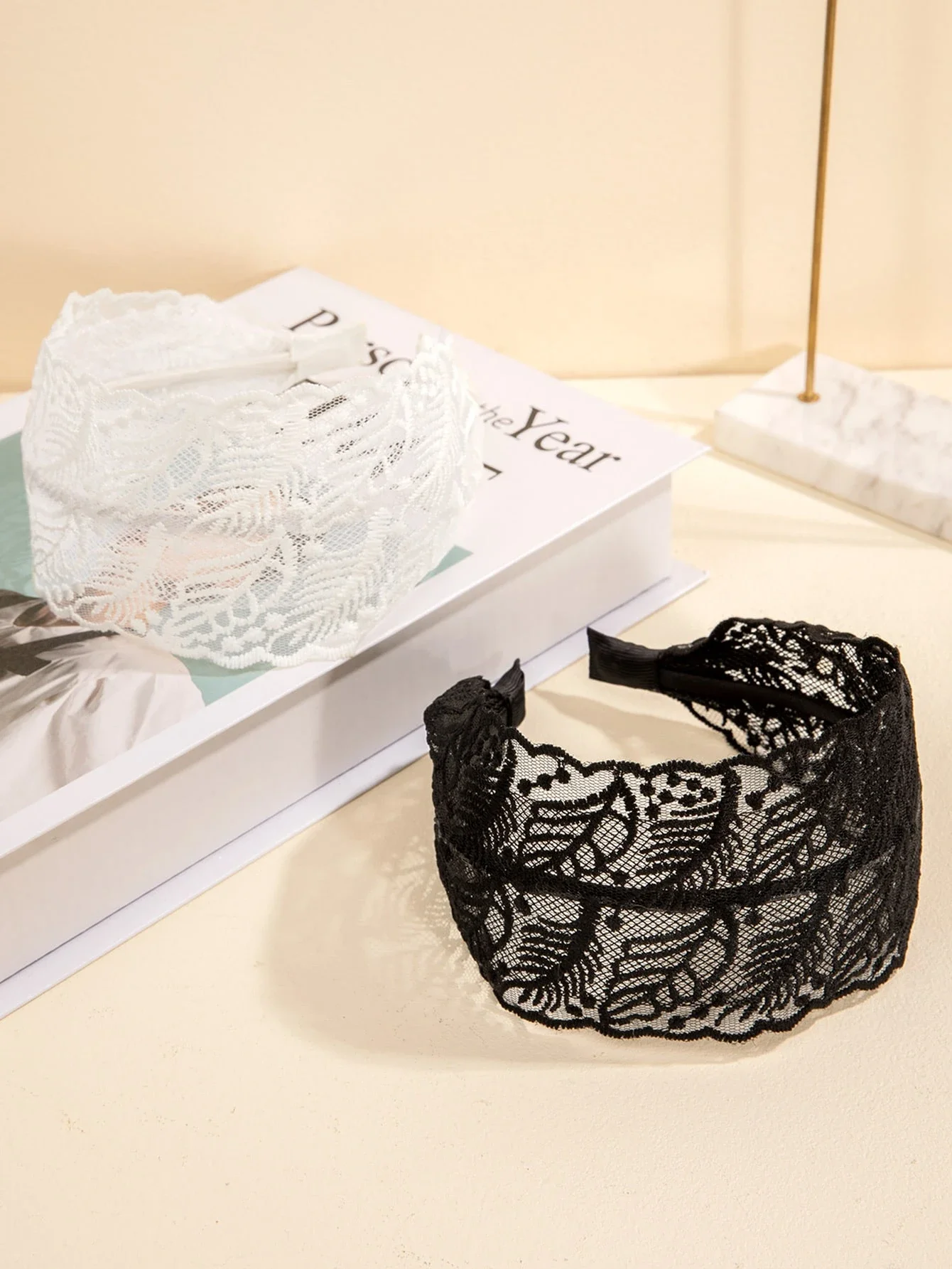 2pcs Wide Lace Headbands With Leaf Pattern For Women Daily Hair Accessory
2pcs Wide Lace Headbands With Leaf Pattern For Women Daily Hair Accessory